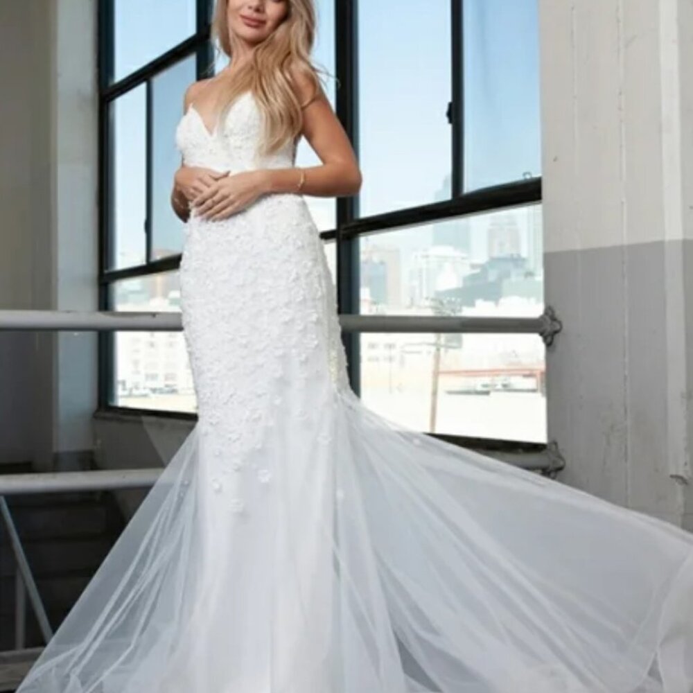 Wedding Dress - Amelia Couture - Size 4